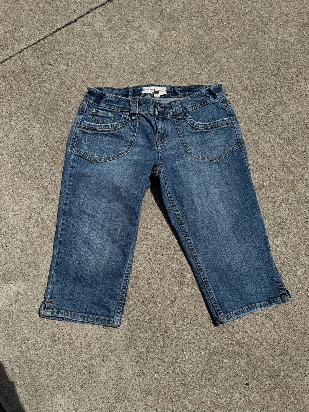 Aeropostale Women's Blue Cropped Straight-Leg Jeans